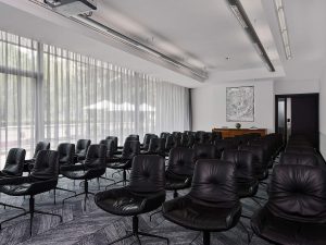 konferenzraum bürostühle