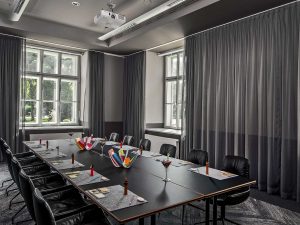 meetingraum deckenverkleidung